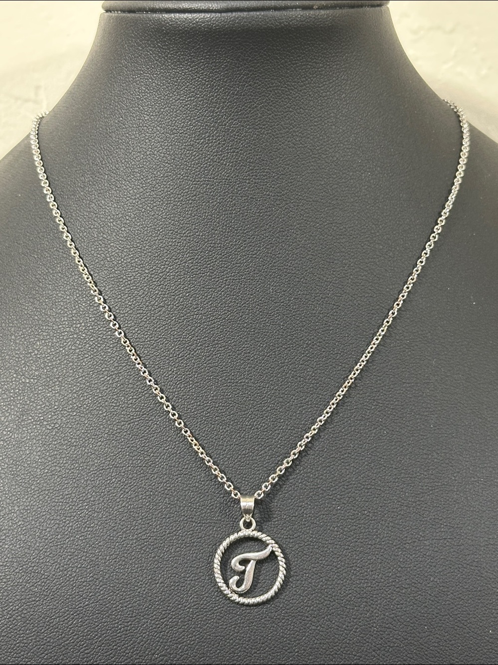 Silver Tone Cursive Script Letter T Initial Rope Circle Vintage Necklace